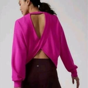 Athleta Savasana Twist Back Sweatershirt, Electric Pink, Size Medium